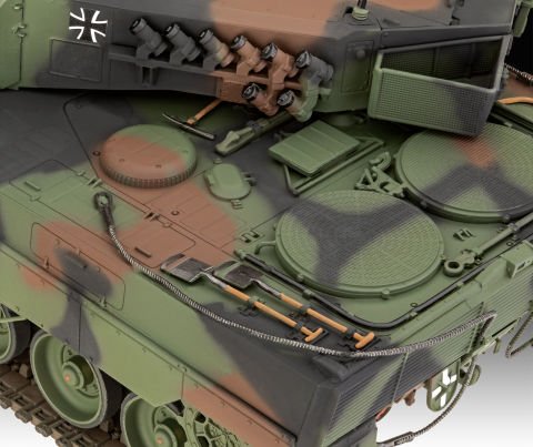 Revell Leopard 2 A6M
