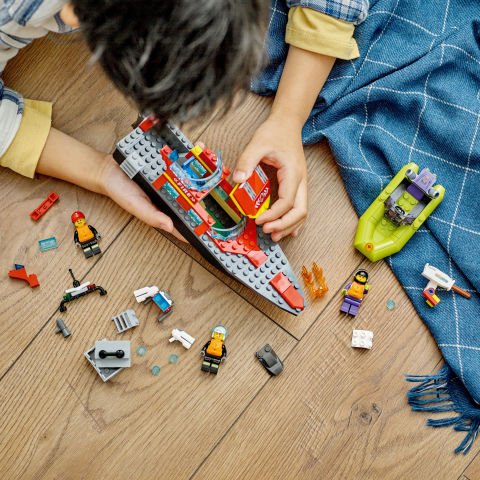 LEGO® City İtfaiye Kurtarma Teknesi 60373 Oyuncak Yapım Seti