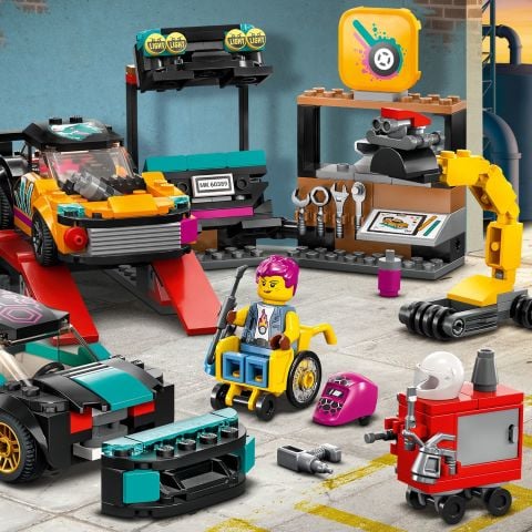 LEGO® City Araç Modifiye Atölyesi 60389 Oyuncak Yapım Seti (507 Parça)