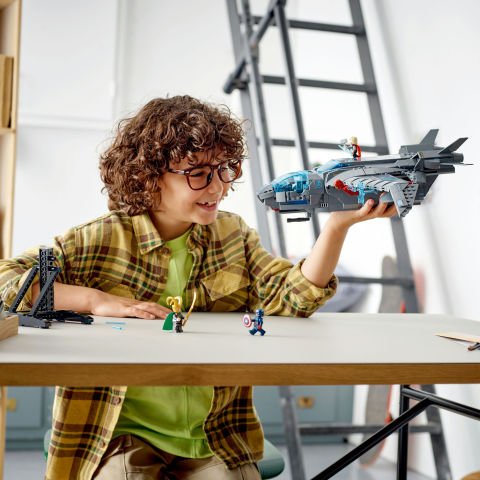 LEGO® Marvel Avengers Quinjeti 76248 Oyuncak Yapım Seti