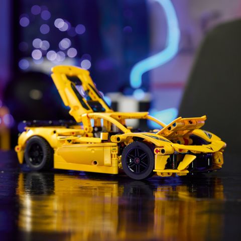 LEGO® Chevrolet Corvette Stingray 42205